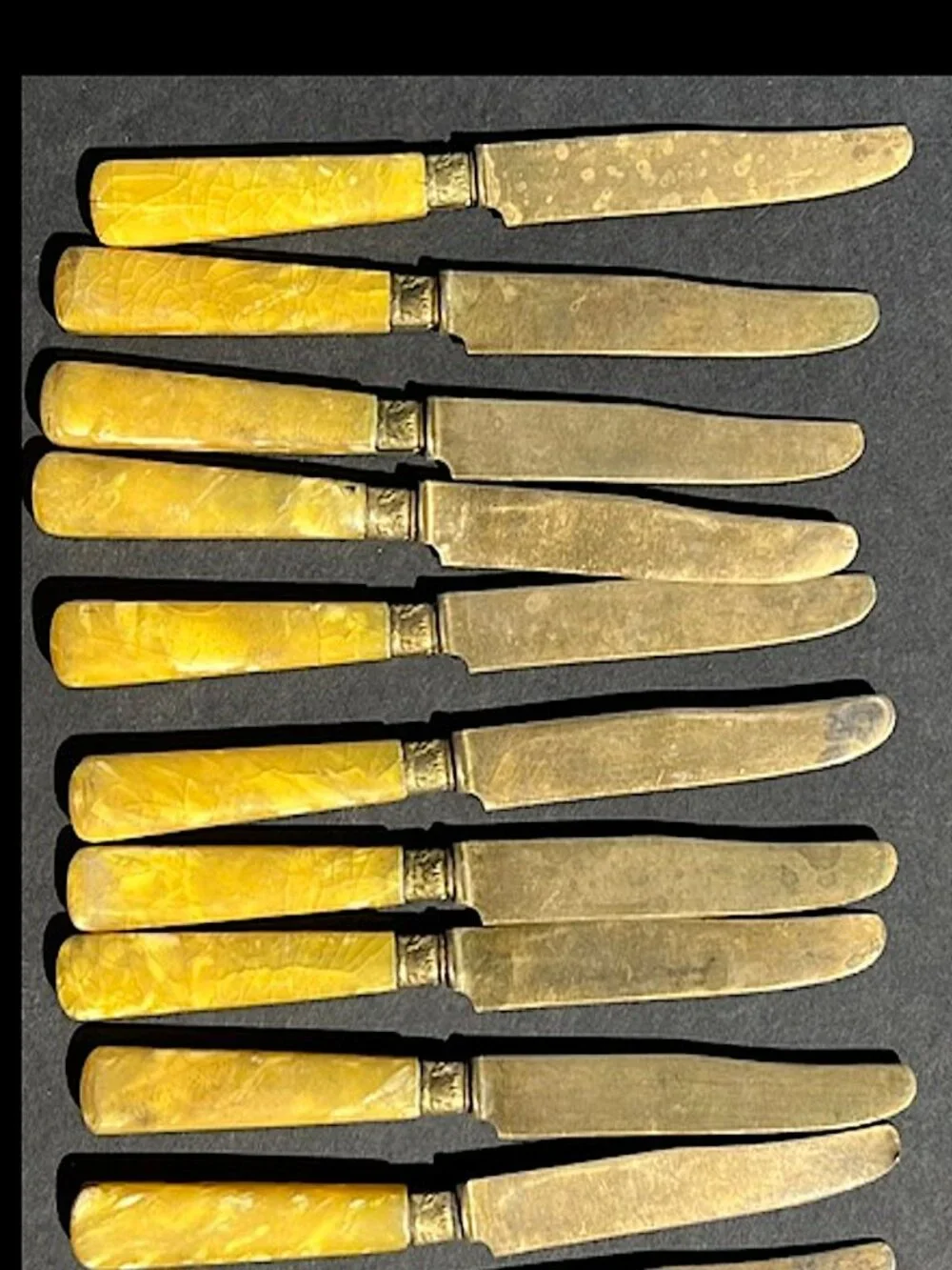 BUTTERSCOTCH Lot of 20 Vintage Bakelite Silverware